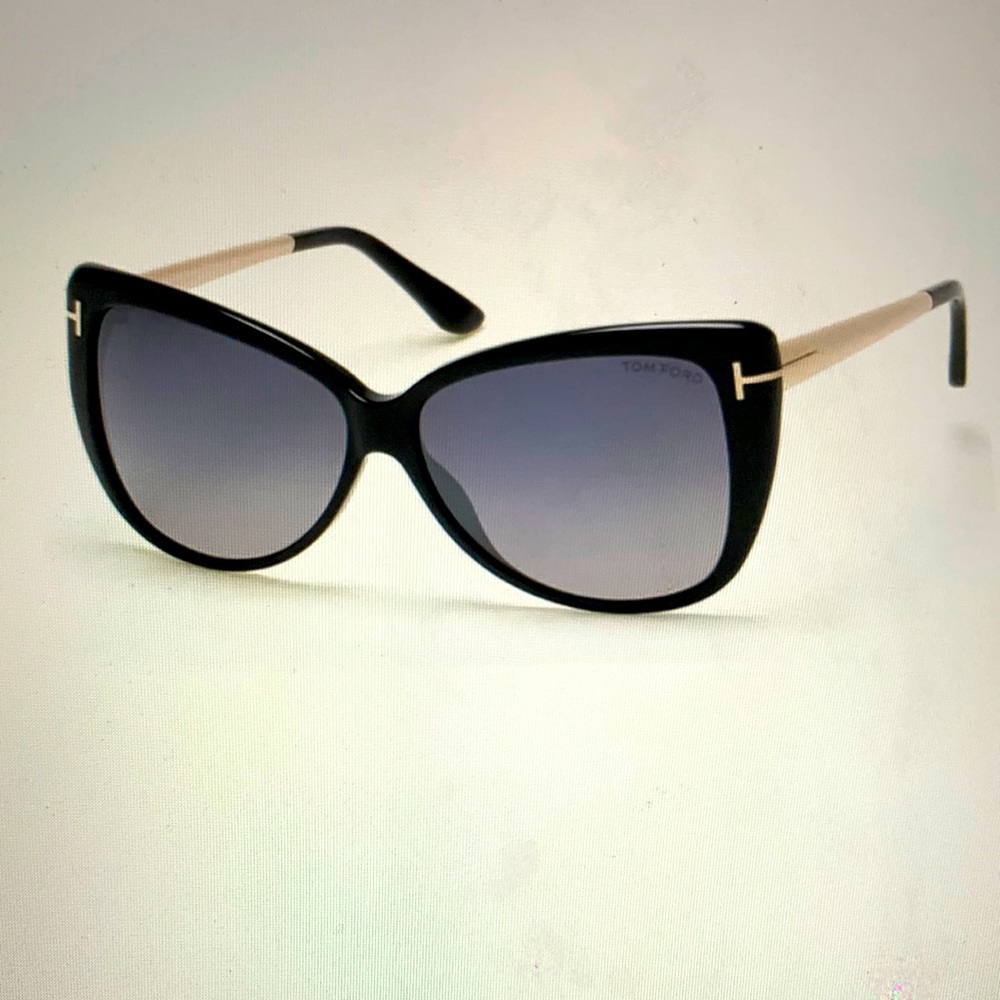 Tom Ford Womens Sunglasses. New. Never worn